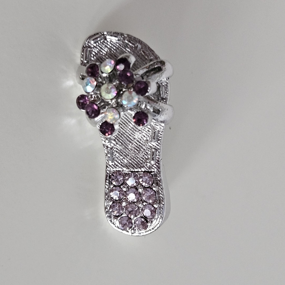 Tiny Jeweled Flip Flop Sandal Pin / Brooch | SZ 1"